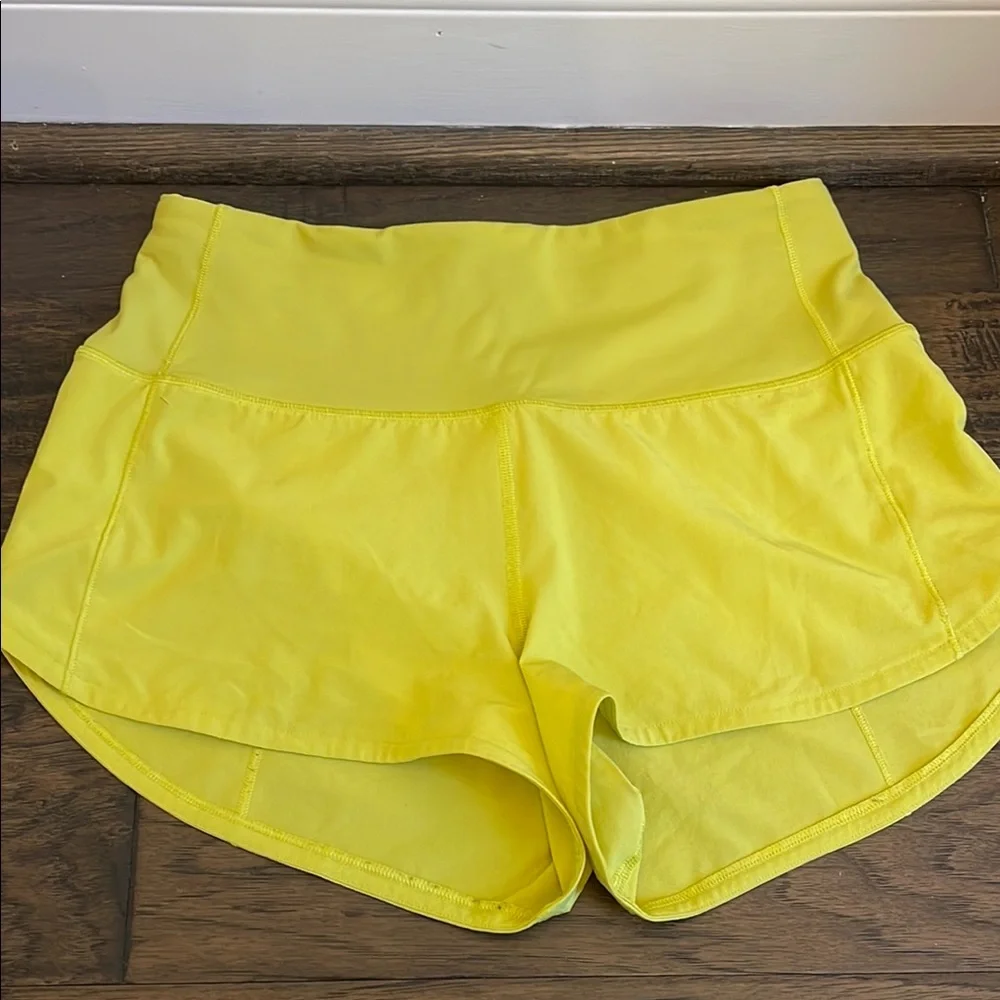Lululemon Athletica High Rise Lined Speed Ups 2.5in - Electric Lemon Sz. 4 - Picture 1 of 4